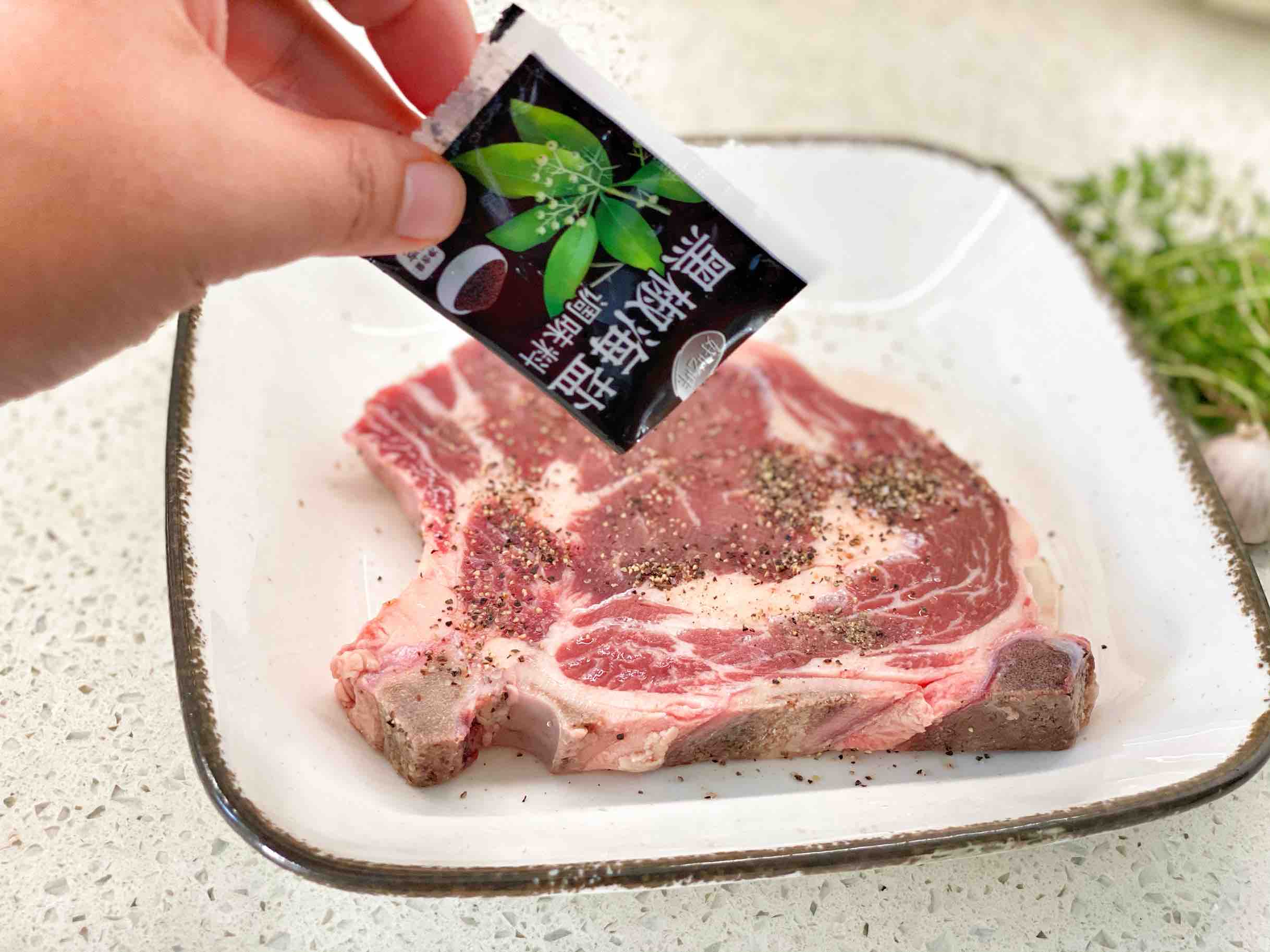 百里香煎牛排的做法-咸鮮味煎菜譜