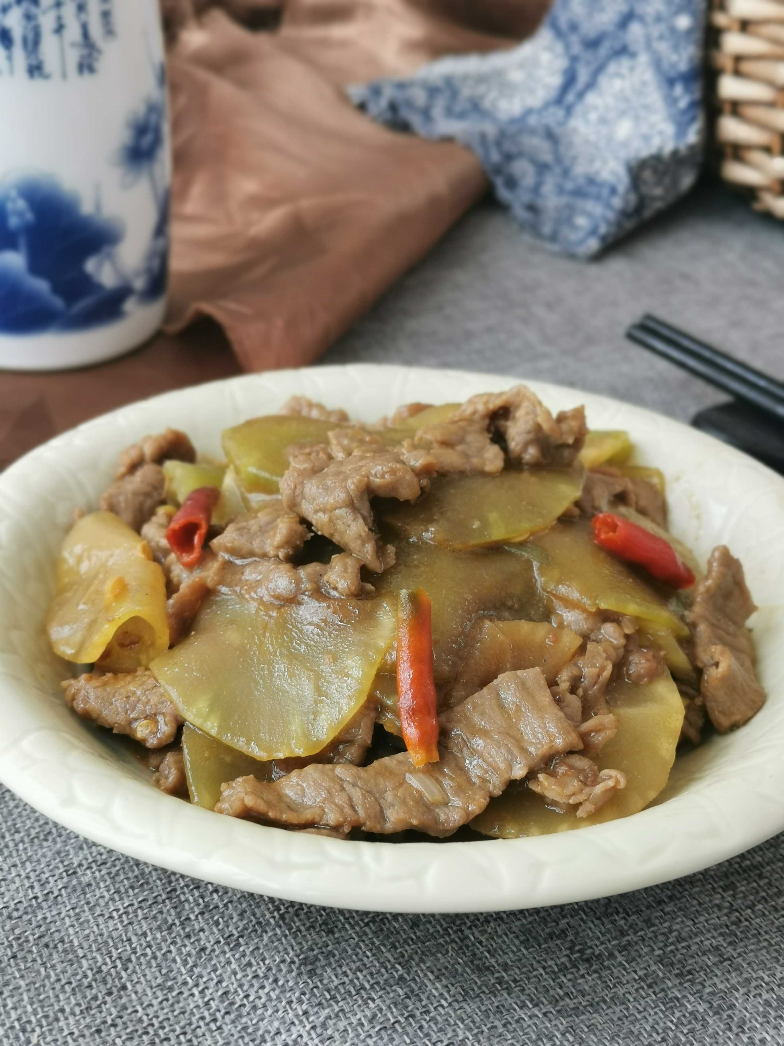 萵筍牛肉片的做法-咸鮮味炒菜譜-易網健康養生網 萵筍牛肉片的做法-咸鮮味炒菜譜