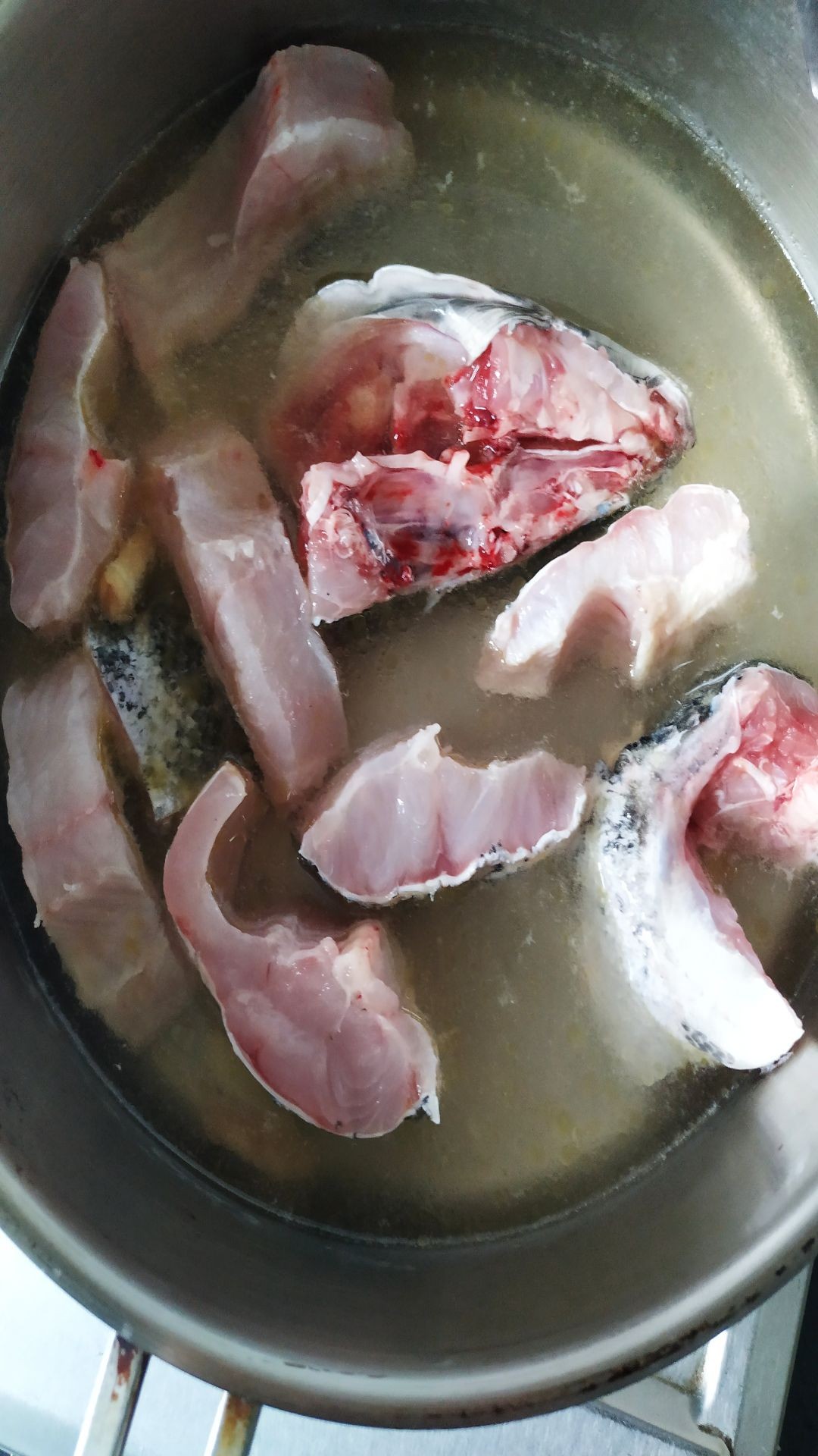 鷹嘴豆腐燉黑魚的做法-咸鮮味燉菜譜-易網(wǎng)健康養(yǎng)生網(wǎng) 鷹嘴豆腐燉黑魚的做法-咸鮮味燉菜譜