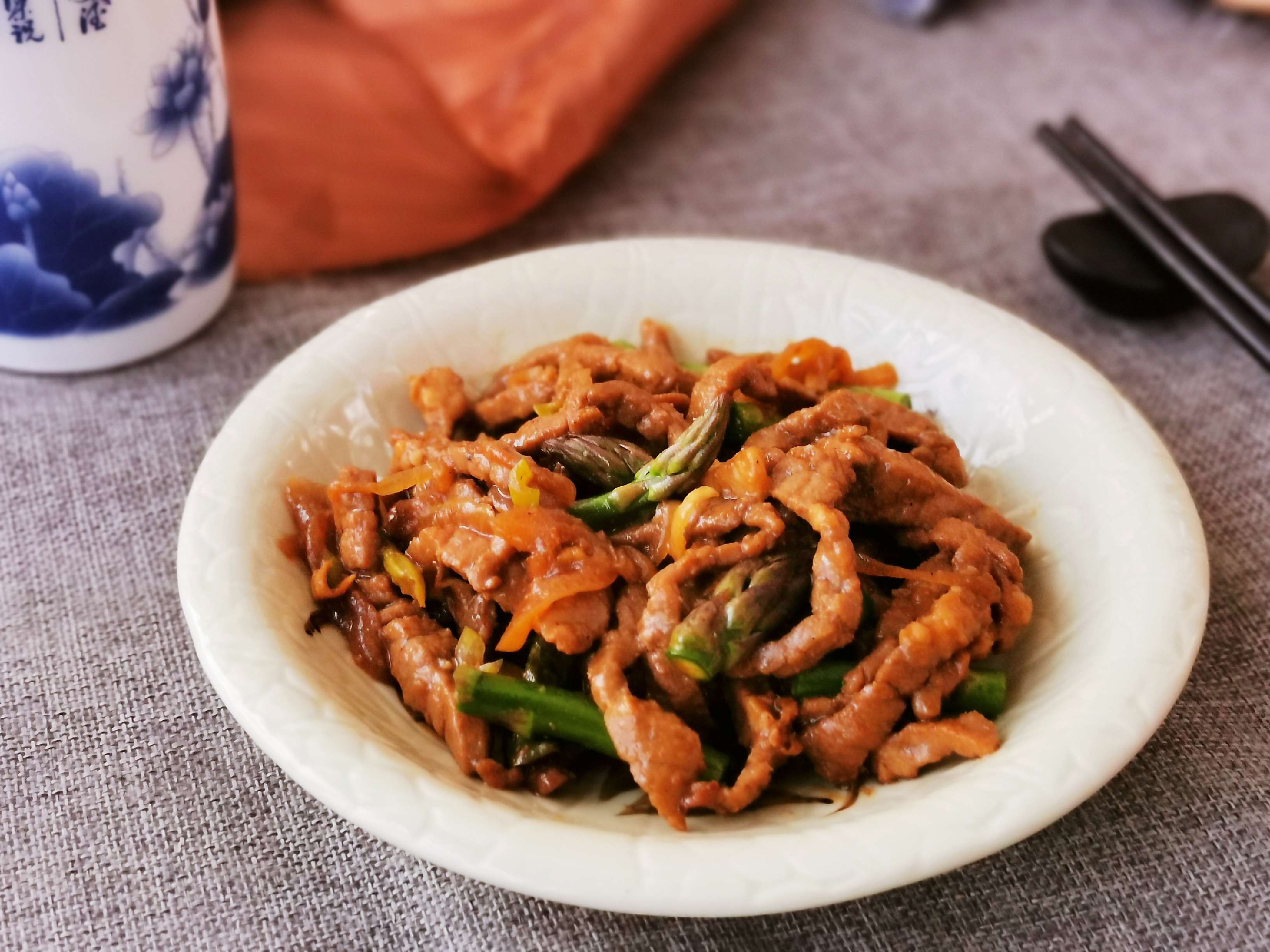 蘆筍牛柳的做法-咸鮮味炒菜譜-易網(wǎng)健康養(yǎng)生網(wǎng) 蘆筍牛柳的做法-咸鮮味炒菜譜