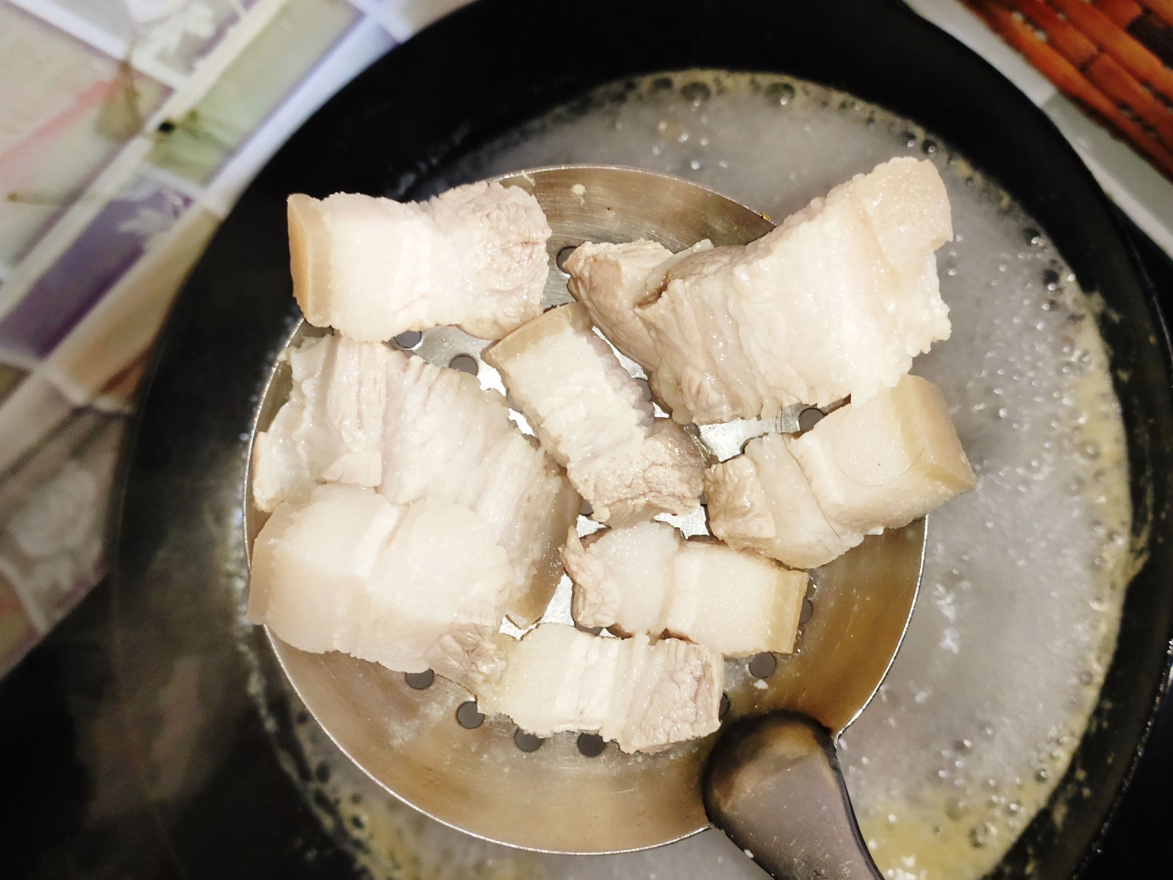 紅燒肉燉海帶的做法-咸鮮味燉菜譜