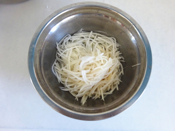 妙拌白菜蘿卜的做法-咸鮮味拌菜譜-易網健康養生網 妙拌白菜蘿卜的做法-咸鮮味拌菜譜