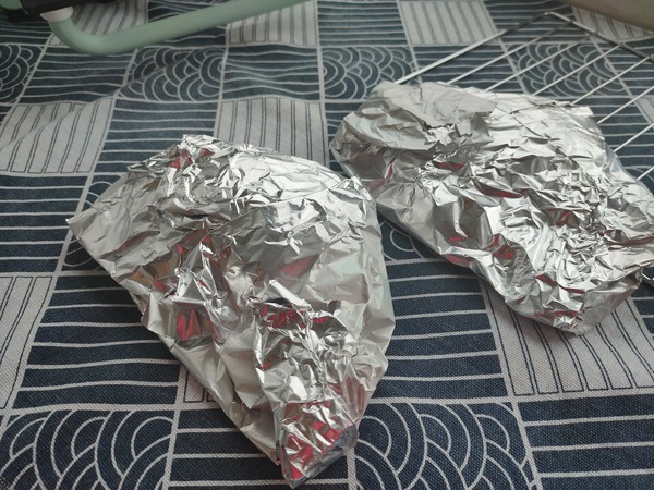 奧爾良嫩烤雞腿的做法-香辣味烘焙菜譜-易網健康養生網 奧爾良嫩烤雞腿的做法-香辣味烘焙菜譜