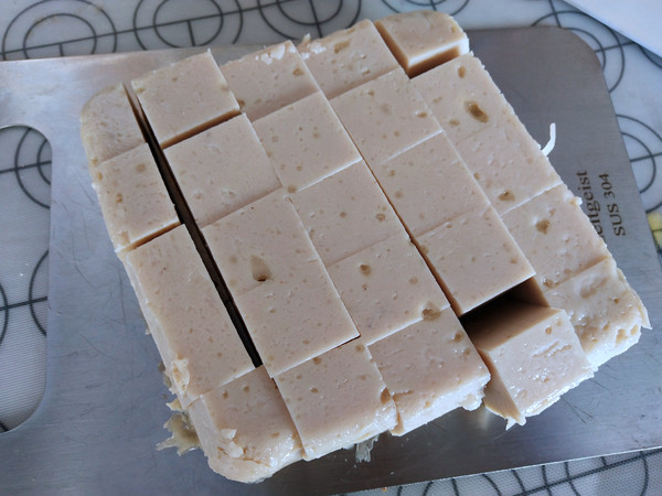 自制魚豆腐的做法-咸鮮味蒸菜譜-易網健康養(yǎng)生網 自制魚豆腐的做法-咸鮮味蒸菜譜