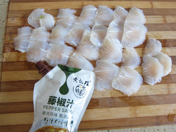 藤椒汁魚片的做法-麻辣味煮菜譜-易網(wǎng)<a href=http://www.jsjjzhkt.cn/ target=_blank class=infotextkey>健康養(yǎng)生</a>網(wǎng) 藤椒汁魚片的做法-麻辣味煮菜譜