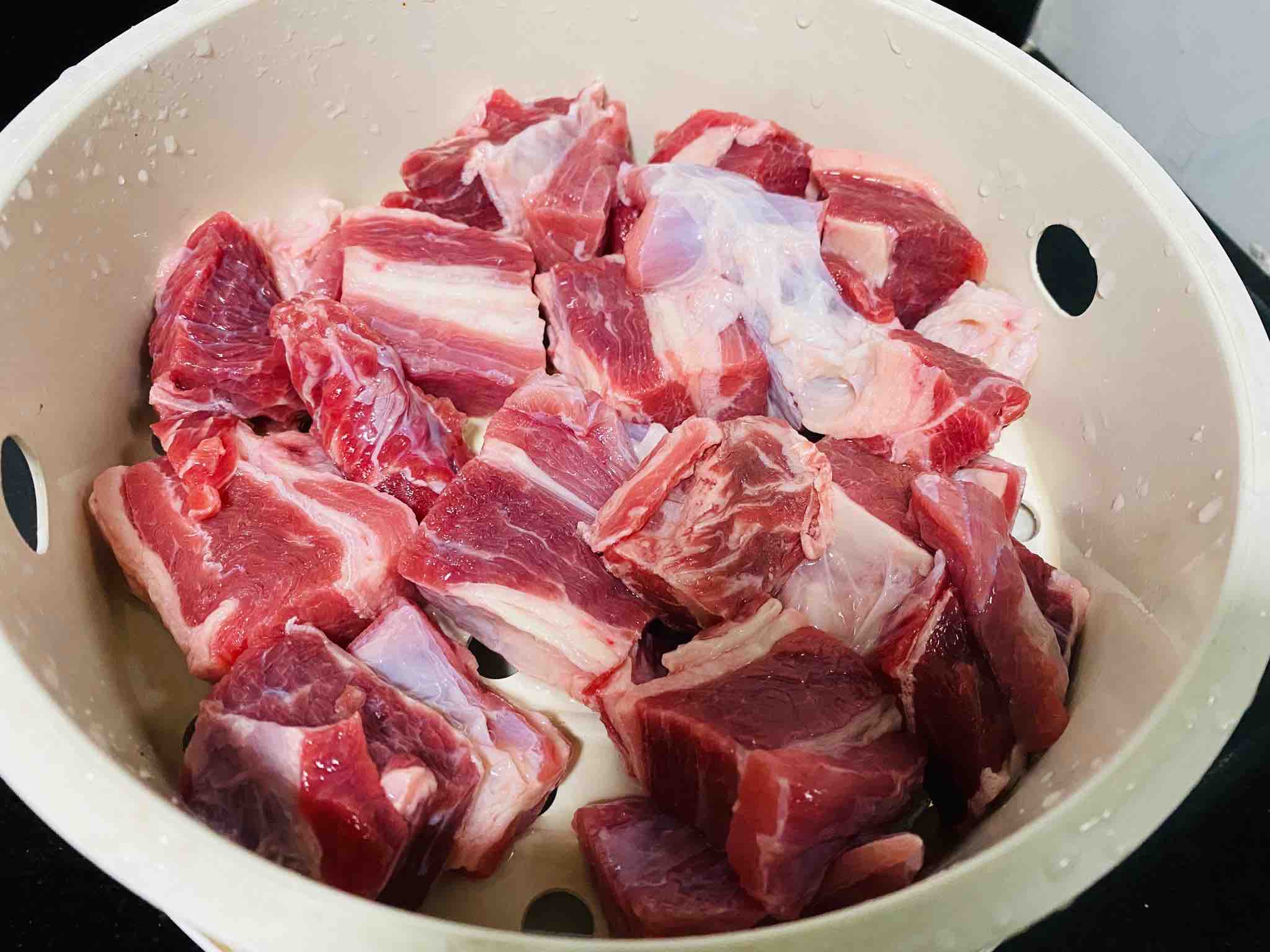 大口吃肉,選紅燒牛腩。的做法-家常味燉菜譜-易網<a href=http://www.jsjjzhkt.cn/ target=_blank class=infotextkey>健康養生</a>網 大口吃肉,選紅燒牛腩。的做法-家常味燉菜譜