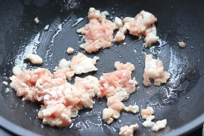 襄陽大頭菜炒豆干的做法-家常味炒菜譜-易網健康養生網 襄陽大頭菜炒豆干的做法-家常味炒菜譜