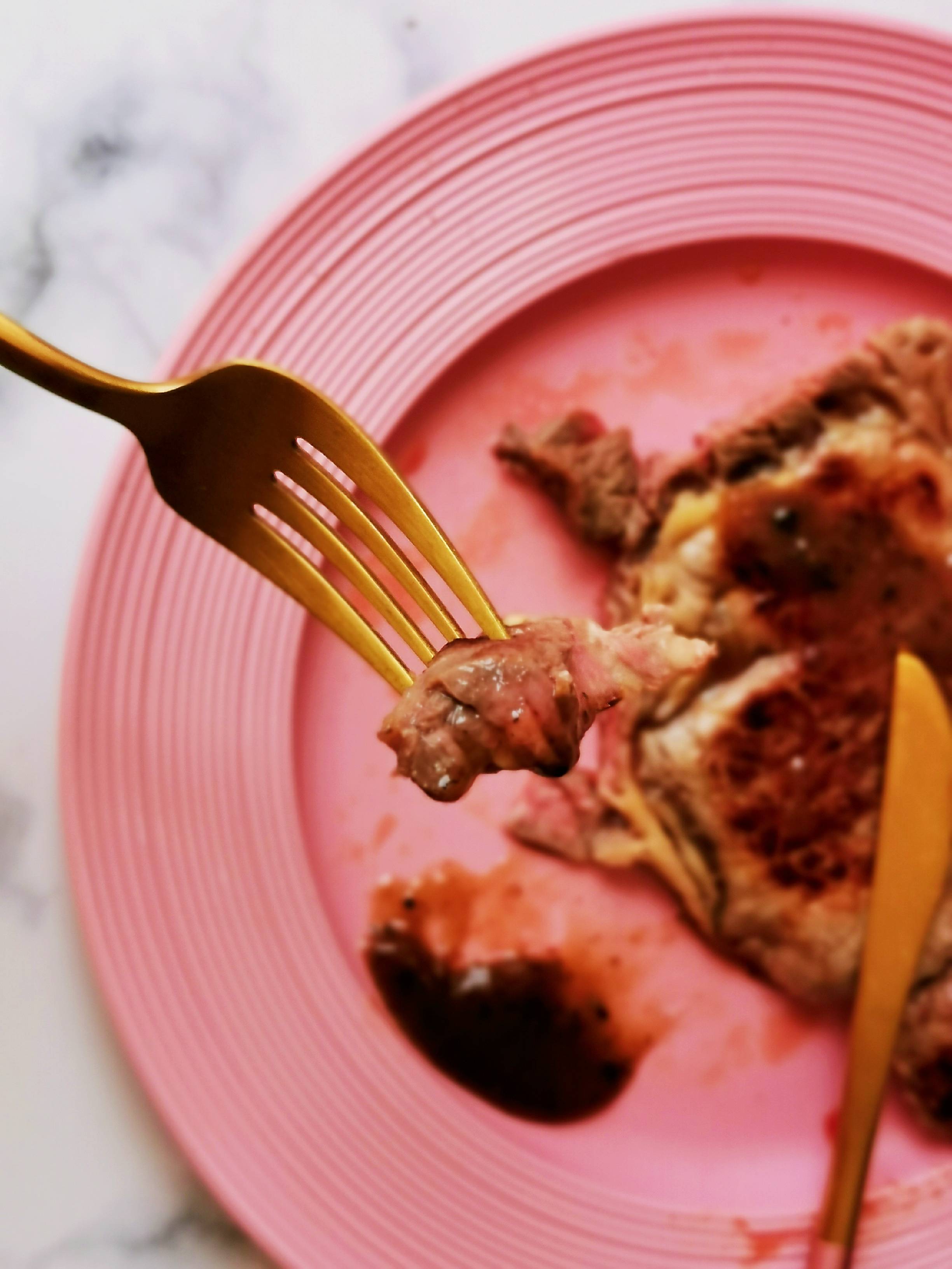 黑胡椒戰斧牛排的做法-黑椒味煎菜譜