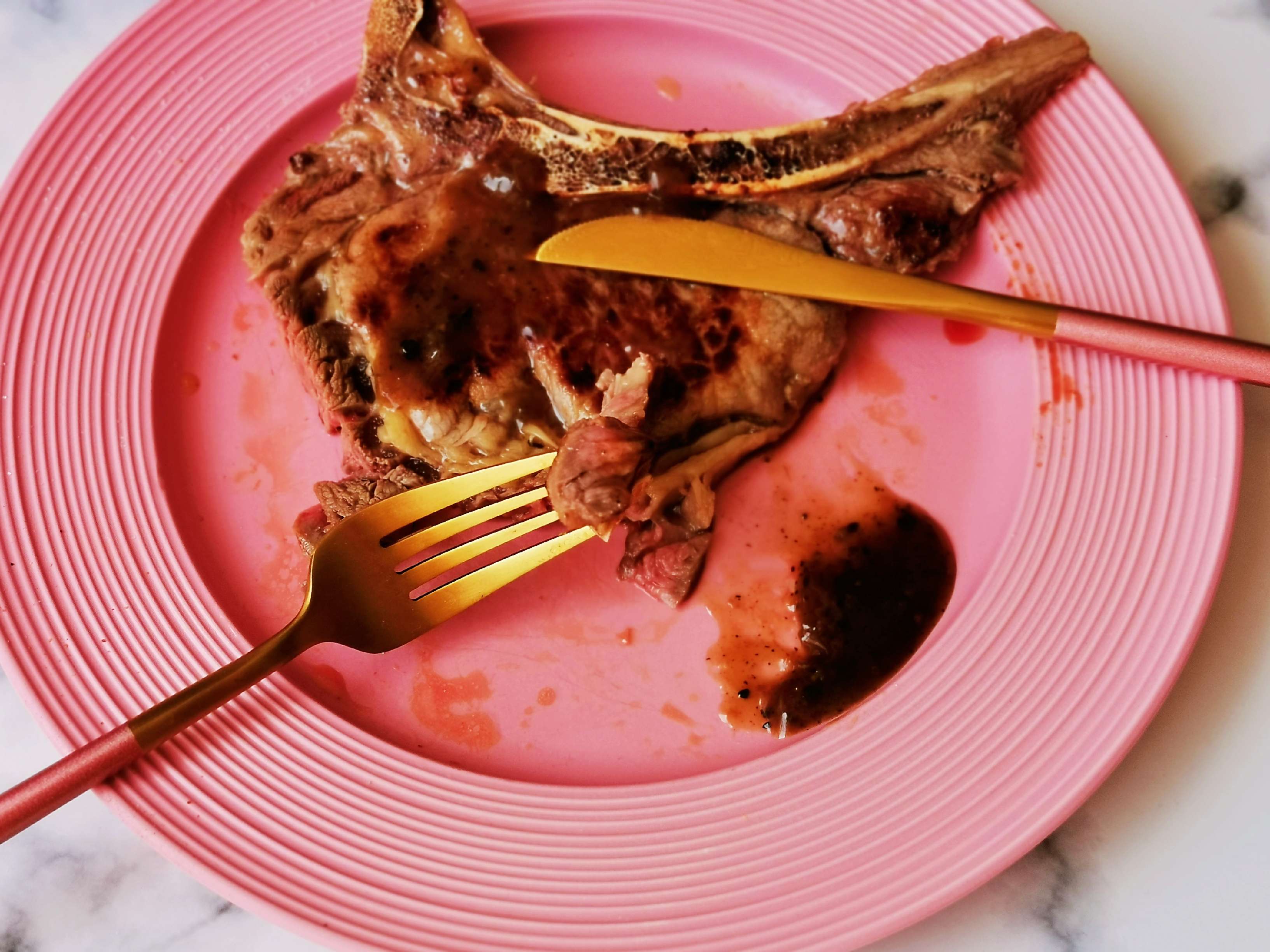 黑胡椒戰斧牛排的做法-黑椒味煎菜譜