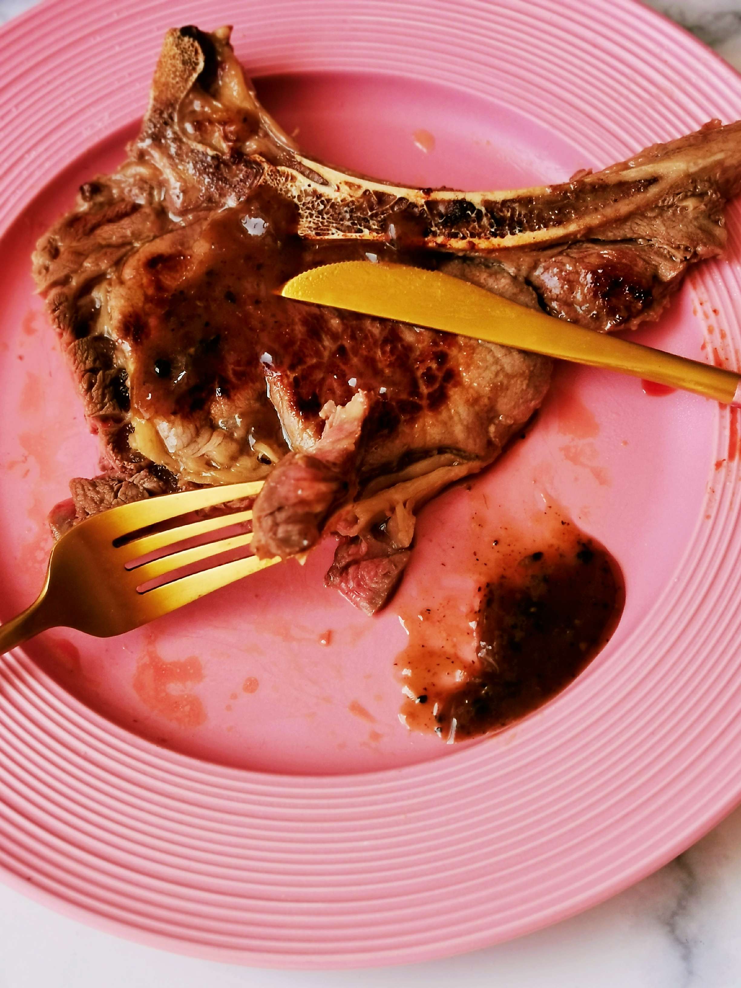 黑胡椒戰斧牛排的做法-黑椒味煎菜譜