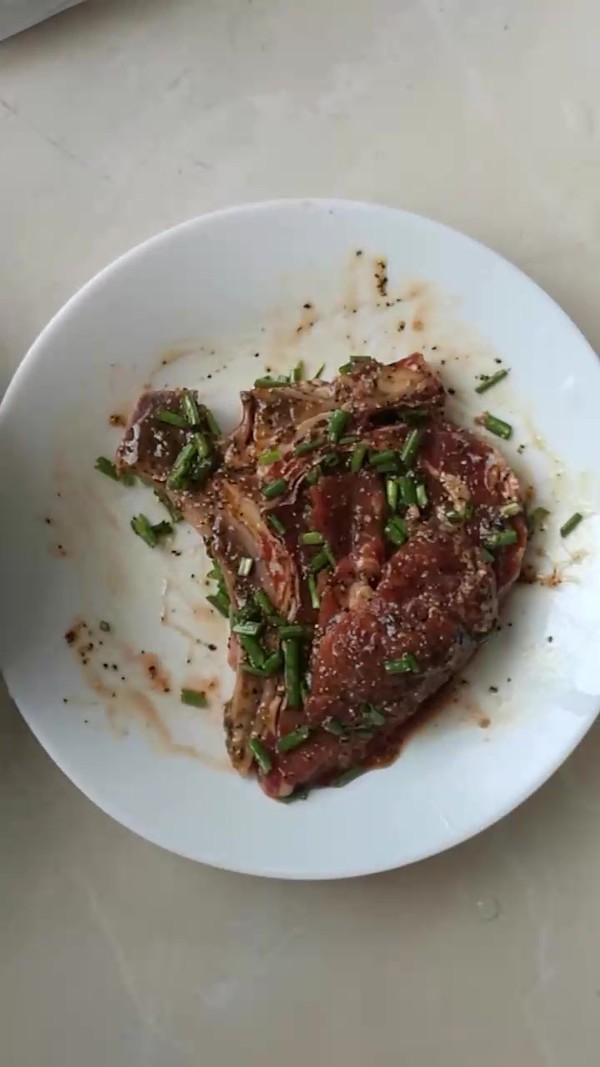 戰斧牛排（烤箱版）的做法-黑椒味烤菜譜