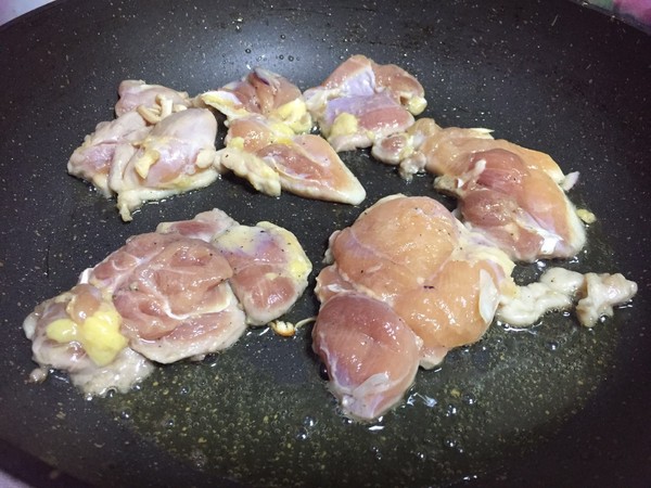 芝麻煎雞腿的做法-咸鮮味煎菜譜-易網(wǎng)健康養(yǎng)生網(wǎng) 芝麻煎雞腿的做法-咸鮮味煎菜譜