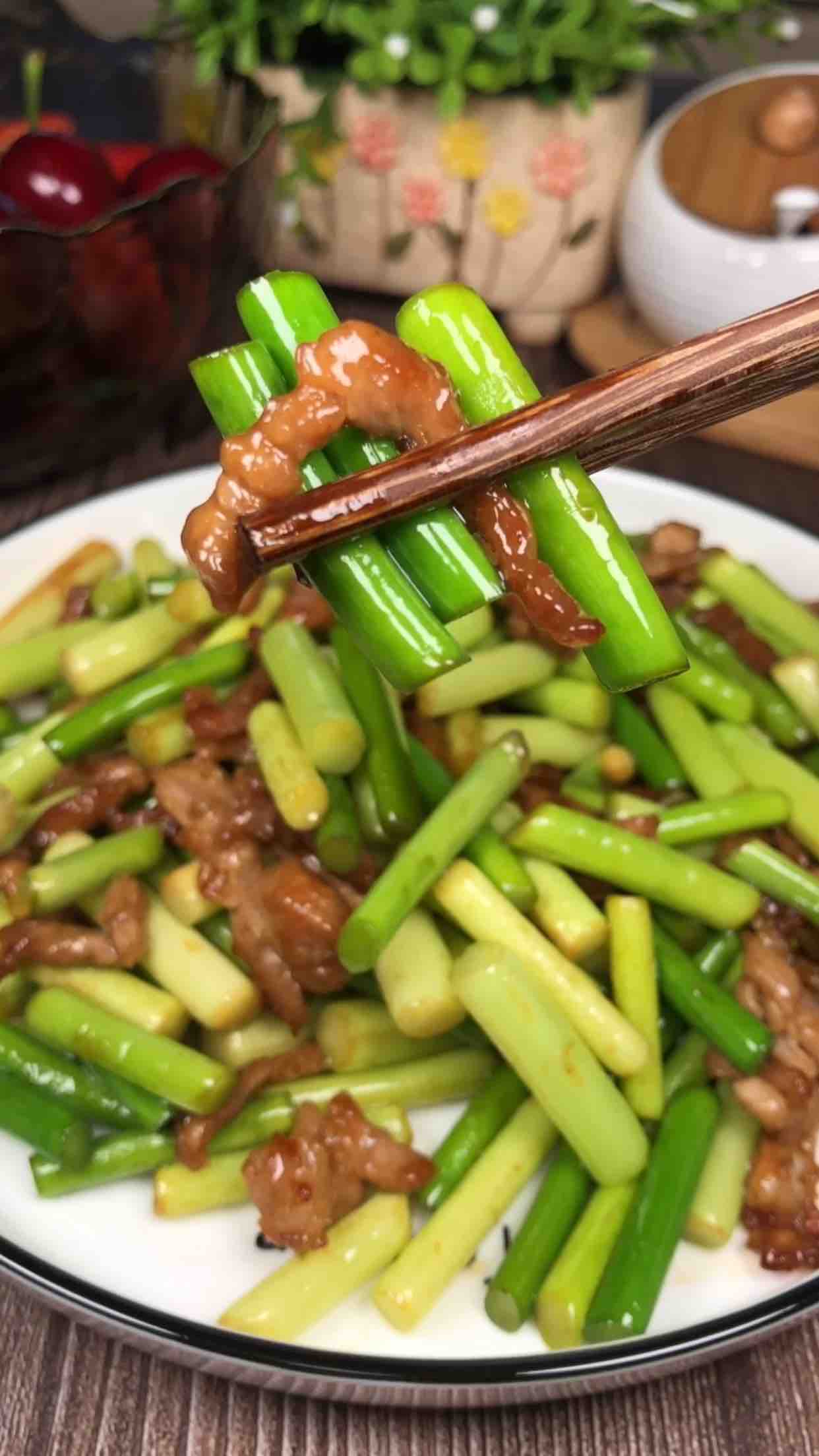 蒜苔炒肉絲的做法-家常味炒菜譜-易網健康養生網 蒜苔炒肉絲的做法-家常味炒菜譜