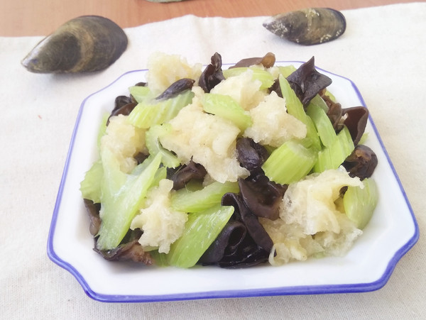 魚鰾炒西芹的做法-咸鮮味炒菜譜-易網健康養生網 魚鰾炒西芹的做法-咸鮮味炒菜譜
