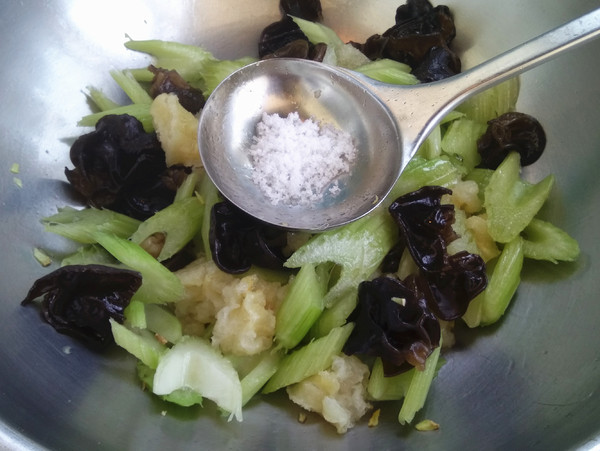 魚鰾炒西芹的做法-咸鮮味炒菜譜-易網健康養生網 魚鰾炒西芹的做法-咸鮮味炒菜譜