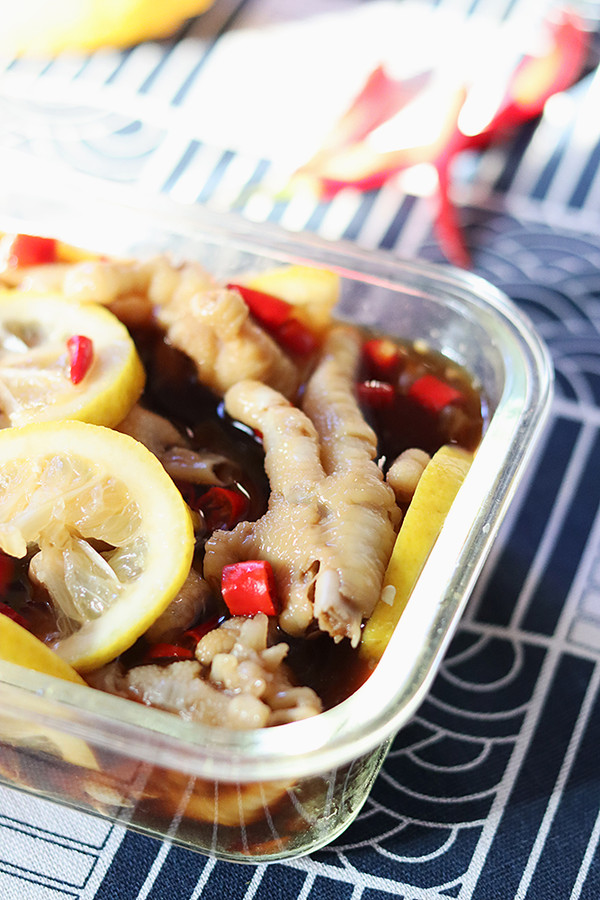 檸檬鳳爪的做法-酸辣味泡菜譜-易網健康養生網 檸檬鳳爪的做法-酸辣味泡菜譜