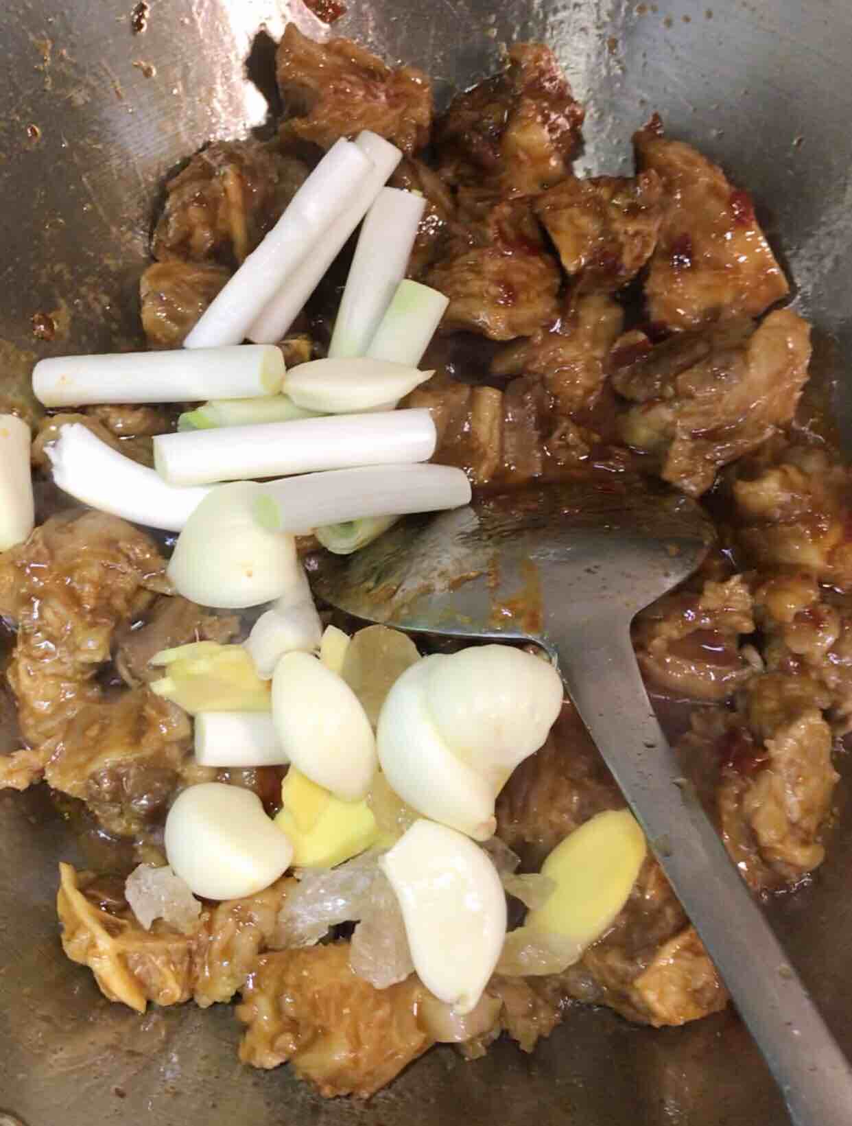 鮮筍燒牛肉的做法-家常味燒菜譜-易網健康養生網 鮮筍燒牛肉的做法-家常味燒菜譜