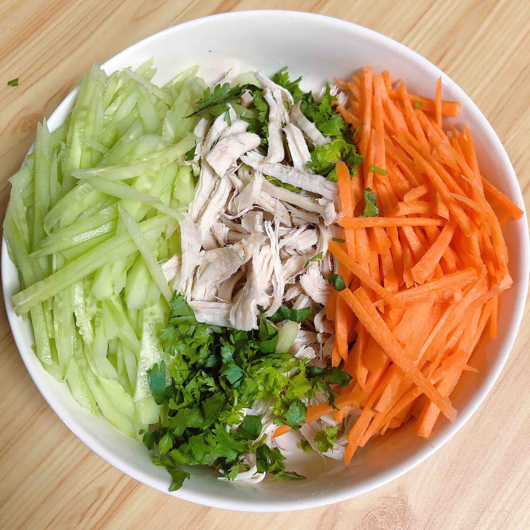 涼拌手撕雞胸肉的做法-酸甜味拌菜譜-易網(wǎng)健康養(yǎng)生網(wǎng) 涼拌手撕雞胸肉的做法-酸甜味拌菜譜