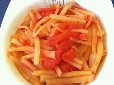 西紅柿燒蘿卜的做法-茄汁味燒菜譜