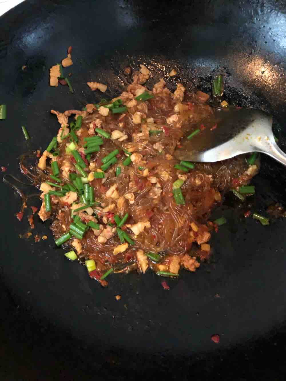 超下飯的螞蟻上樹(紅薯粉條版)的做法-家常味炒菜譜-易網(wǎng)健康養(yǎng)生網(wǎng) 超下飯的螞蟻上樹(紅薯粉條版)的做法-家常味炒菜譜