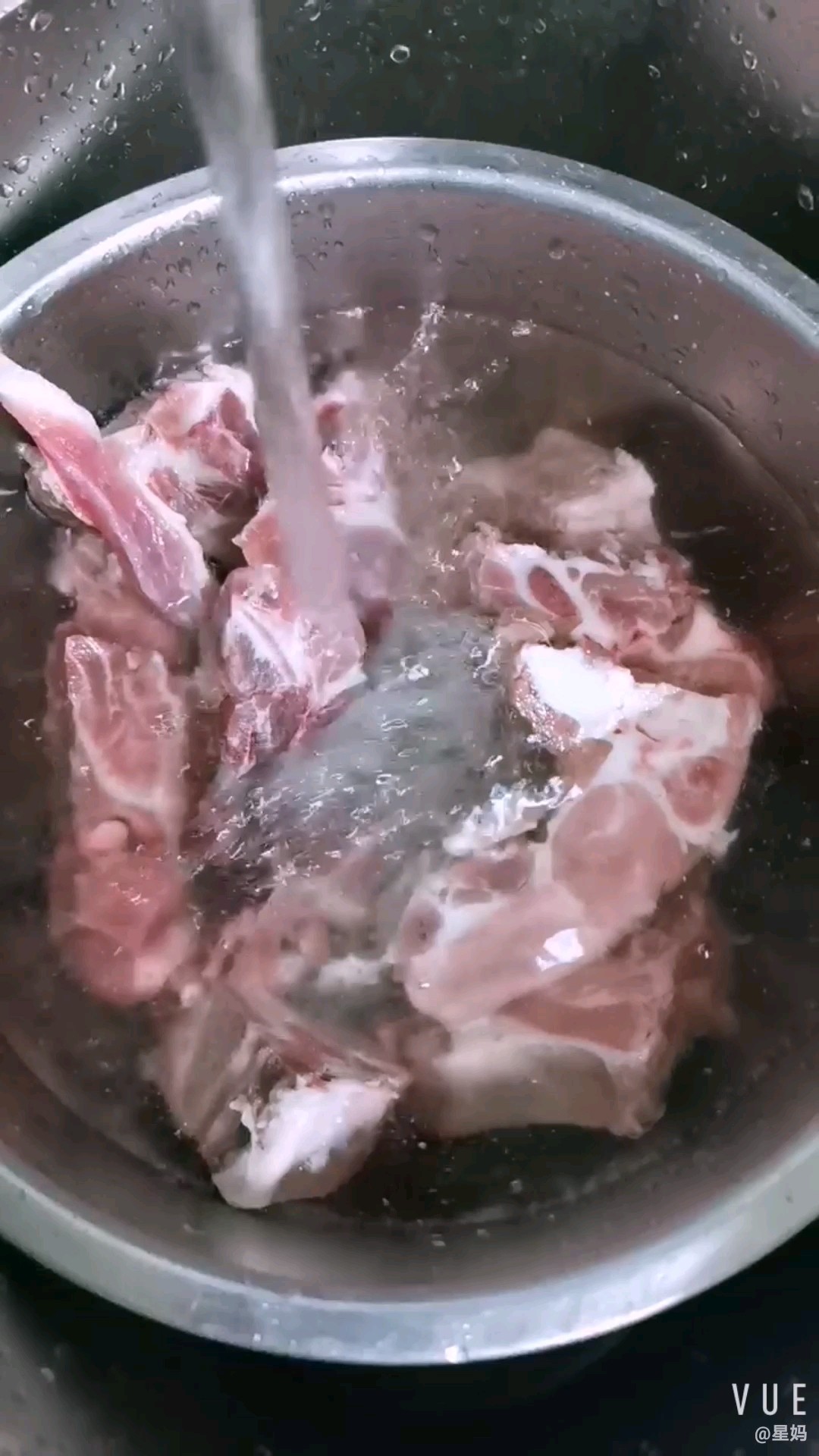 紅燒牛仔骨的做法-家常味煮菜譜-易網<a href=http://www.jsjjzhkt.cn/ target=_blank class=infotextkey>健康養生</a>網 紅燒牛仔骨的做法-家常味煮菜譜