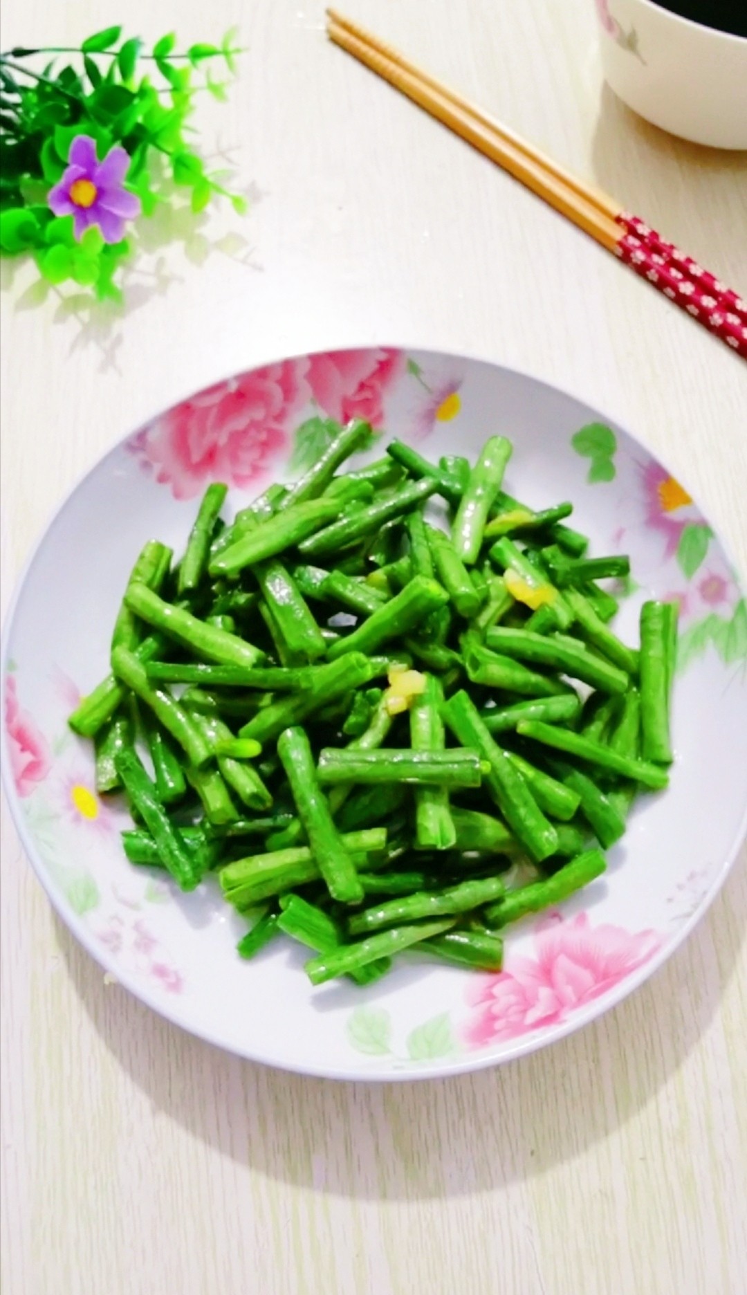 爆炒豇豆的做法-咸鮮味炒菜譜-易網健康養生網 爆炒豇豆的做法-咸鮮味炒菜譜