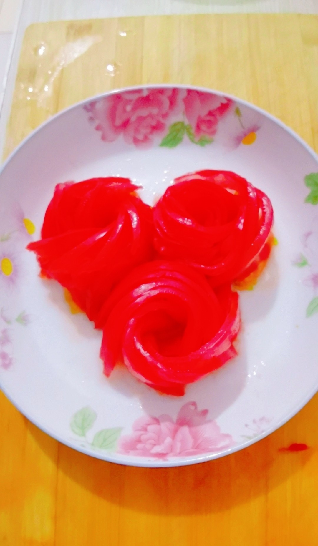 玫瑰花西紅柿的做法-甜味拌菜譜-易網(wǎng)健康養(yǎng)生網(wǎng) 玫瑰花西紅柿的做法-甜味拌菜譜