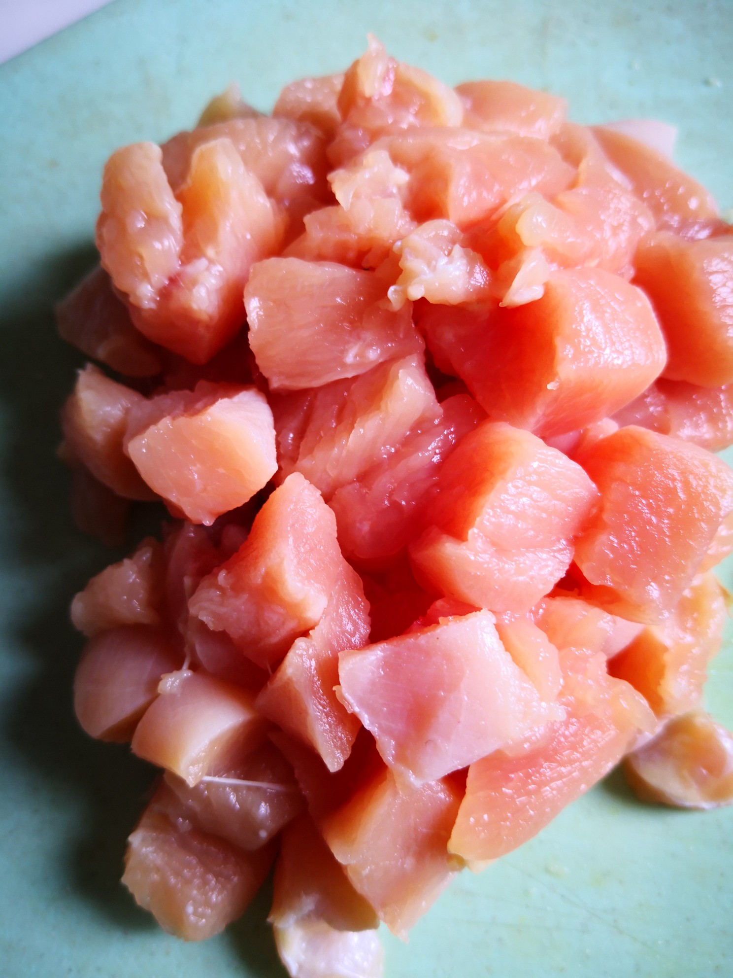 雞丁炒青筍豌豆的做法-家常味炒菜譜-易網健康養生網 雞丁炒青筍豌豆的做法-家常味炒菜譜