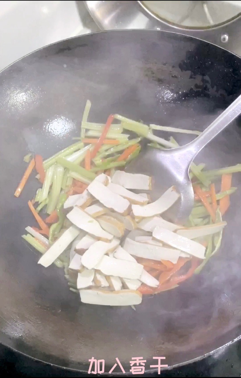 雜蔬香干的做法-家常味炒菜譜-易網健康養生網 雜蔬香干的做法-家常味炒菜譜