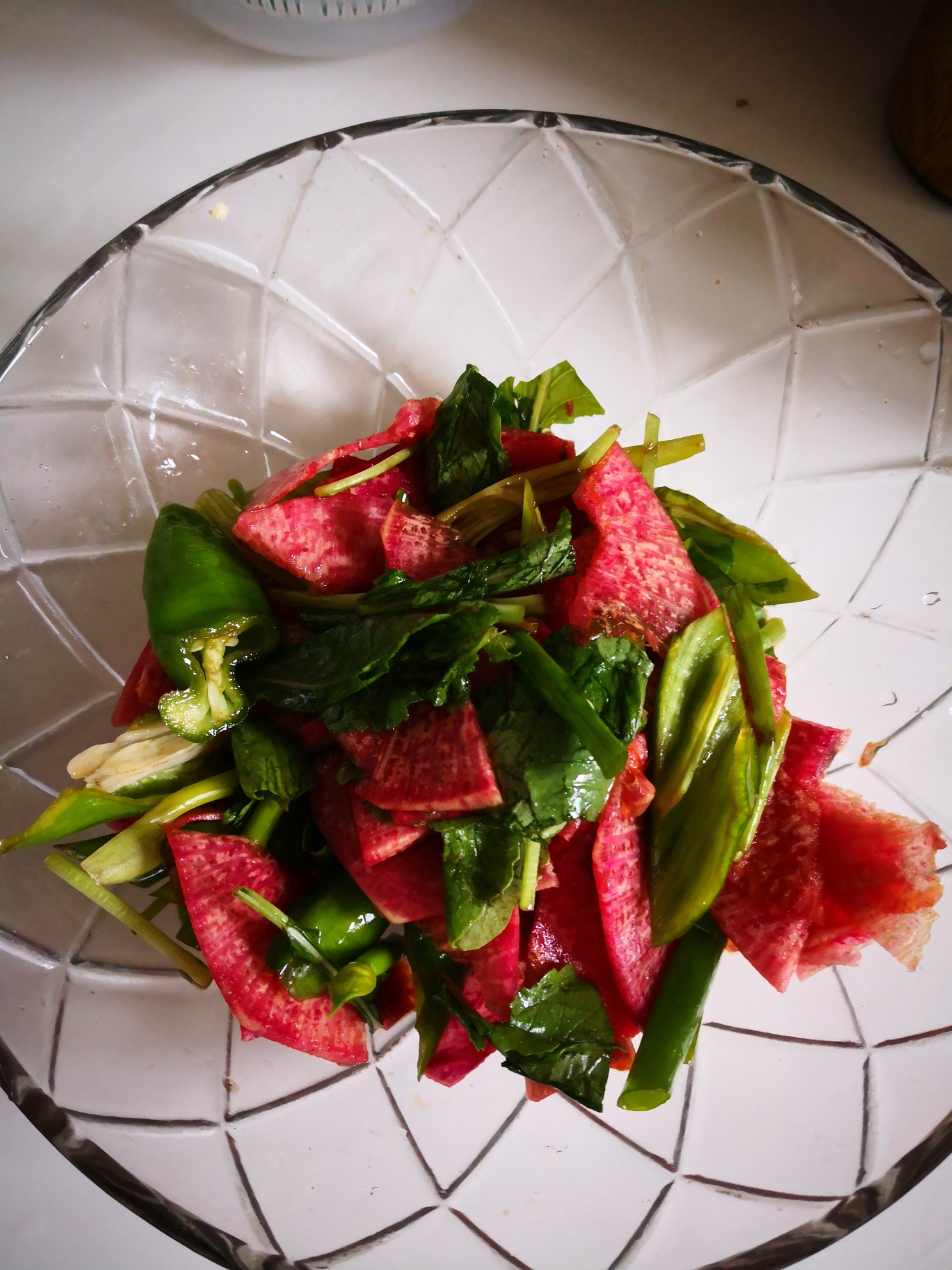 小蔥拌心里美的做法-酸甜味拌菜譜-易網(wǎng)健康養(yǎng)生網(wǎng) 小蔥拌心里美的做法-酸甜味拌菜譜