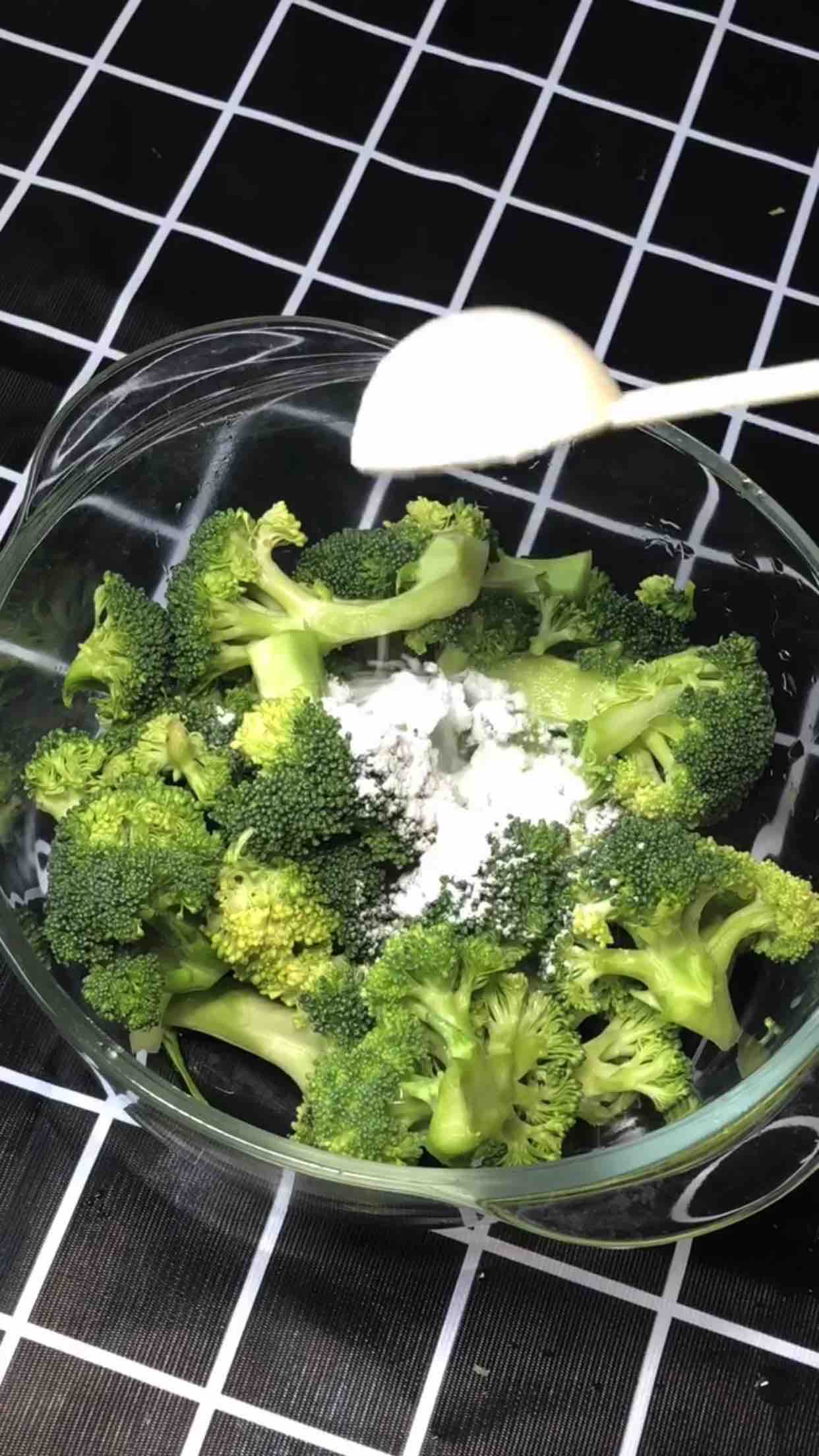 清蒸西蘭花的做法-家常味蒸菜譜-易網健康養生網 清蒸西蘭花的做法-家常味蒸菜譜