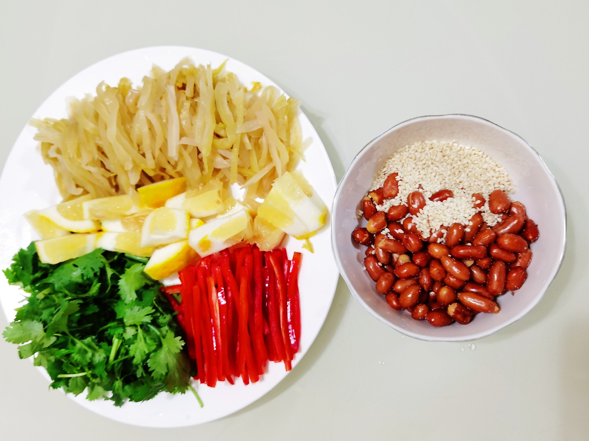 檸檬手撕雞（少油少鹽美味不減?。┑淖龇?咸鮮味拌菜譜