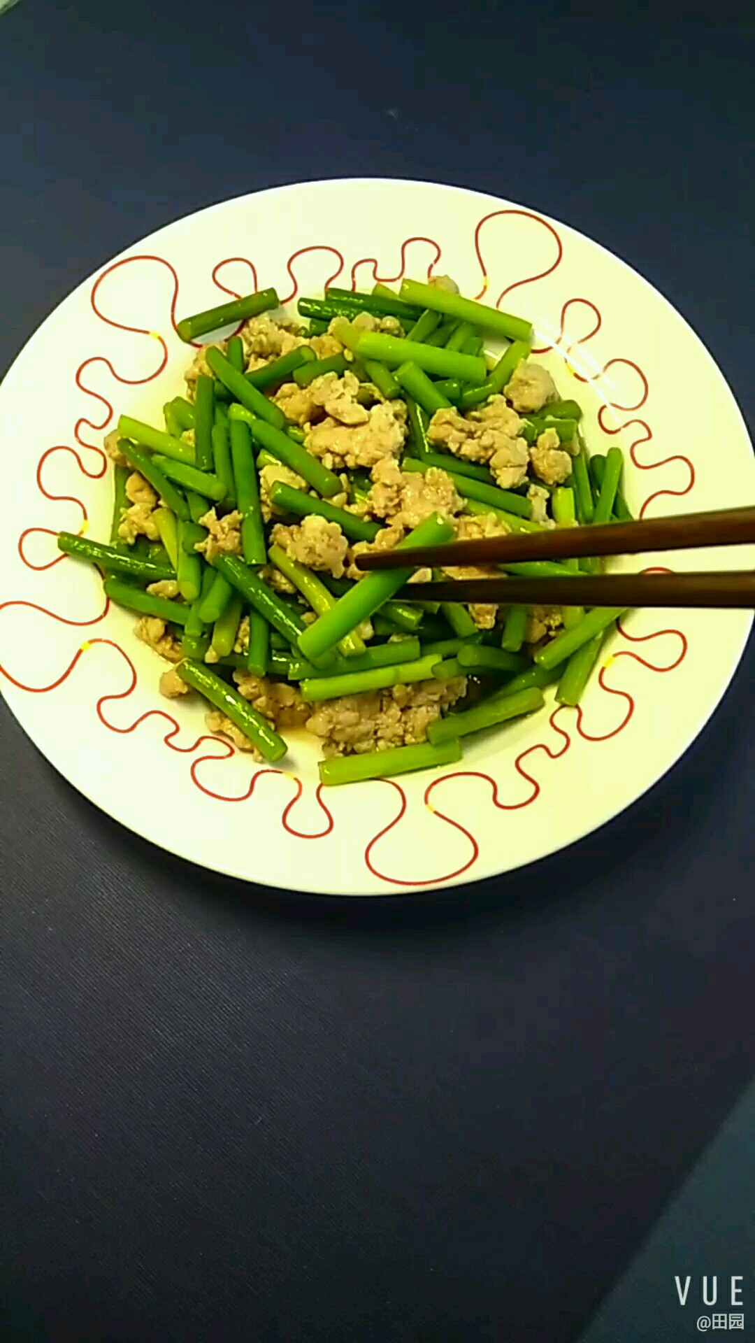 豬肉餡炒蒜薹的做法-咸鮮味炒菜譜-易網健康養生網 豬肉餡炒蒜薹的做法-咸鮮味炒菜譜