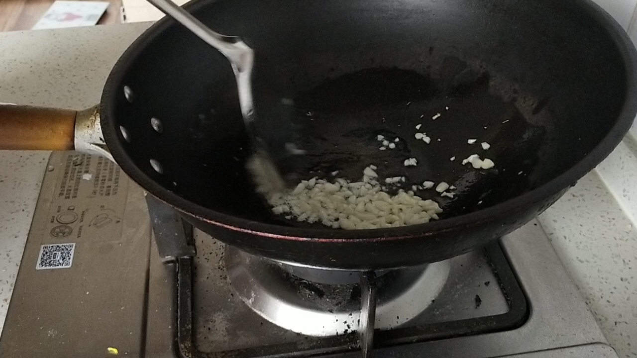 醬味茼蒿(偏甜口)的做法-家常味炒菜譜-易網健康養生網 醬味茼蒿(偏甜口)的做法-家常味炒菜譜