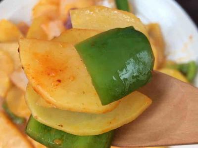 燒烤風味土豆片的做法-家常味炒菜譜