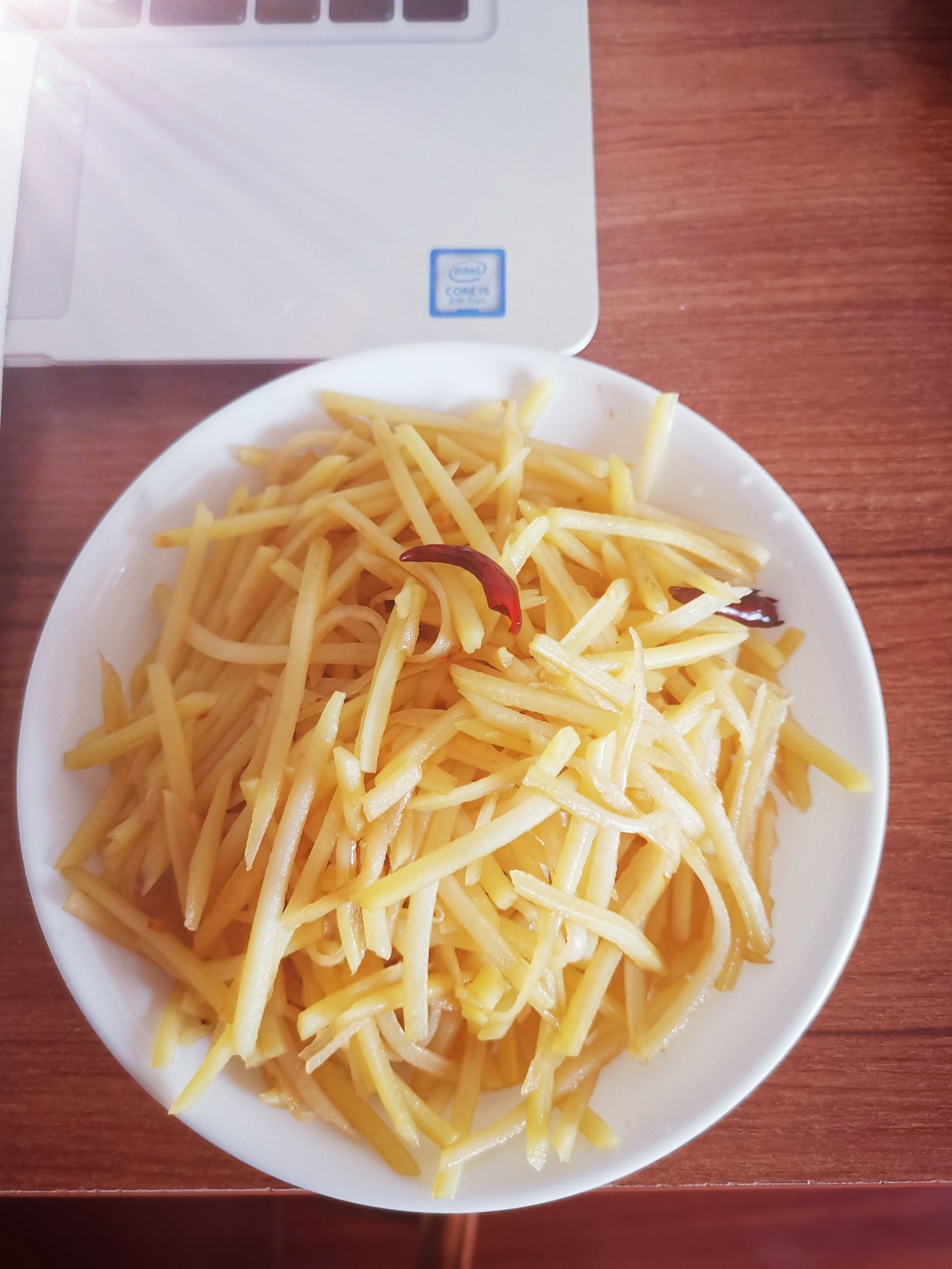 干椒土豆絲的做法-家常味炒菜譜-易網(wǎng)健康養(yǎng)生網(wǎng) 干椒土豆絲的做法-家常味炒菜譜