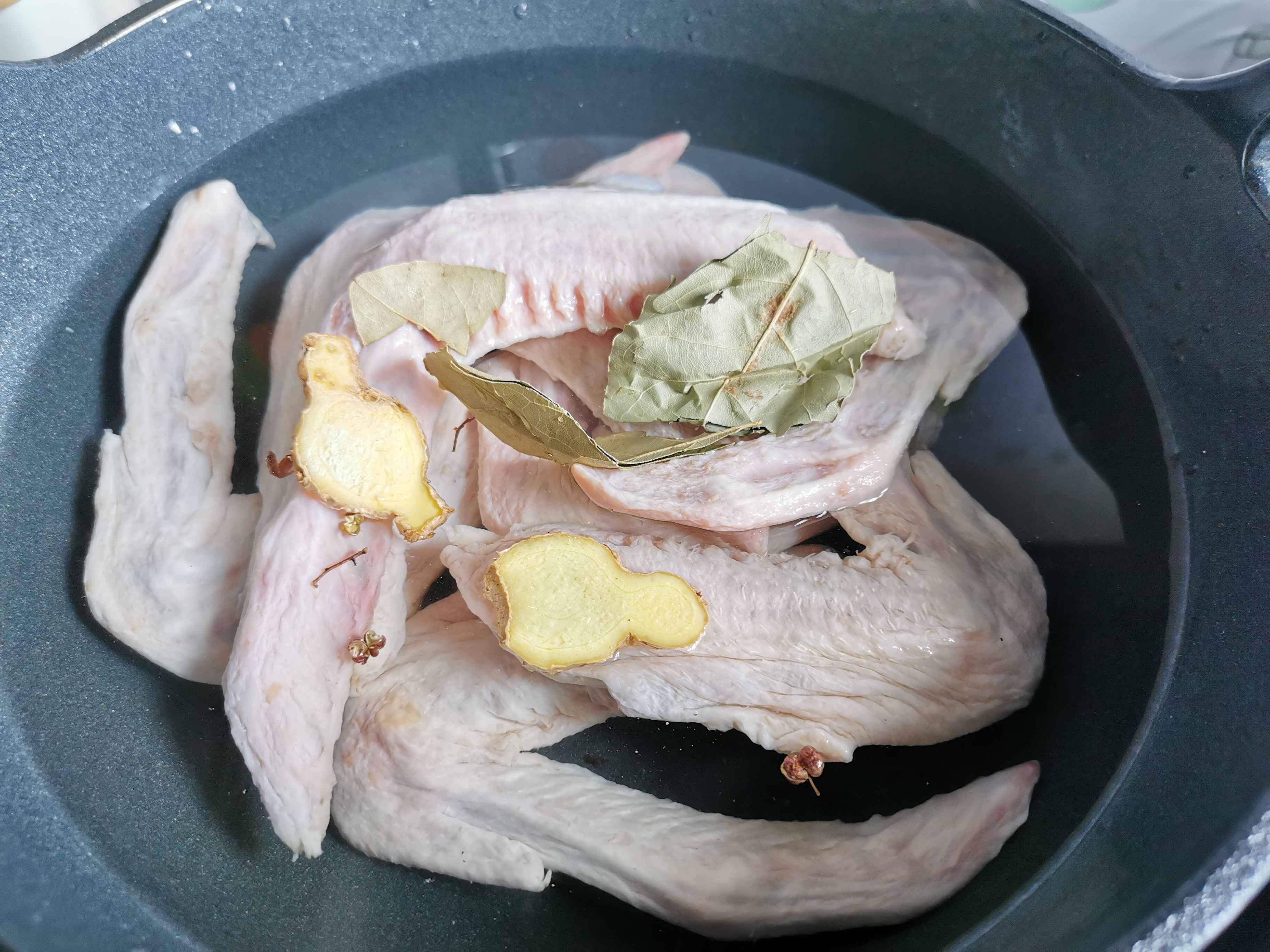 麻辣香鍋的做法-香辣味炒菜譜-易網(wǎng)健康養(yǎng)生網(wǎng) 麻辣香鍋的做法-香辣味炒菜譜