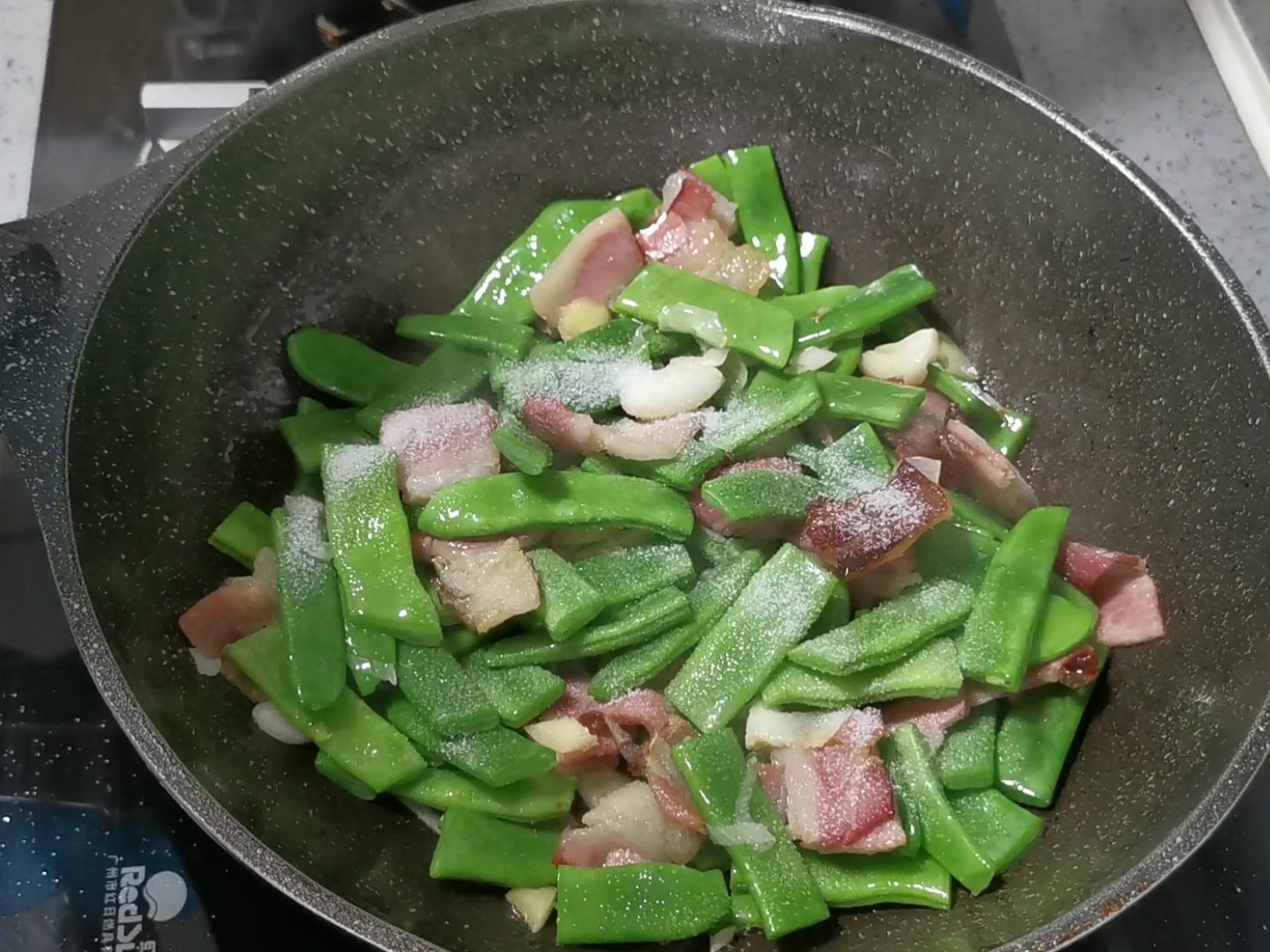 扁豆角炒臘肉的做法-咸鮮味炒菜譜-易網健康養生網 扁豆角炒臘肉的做法-咸鮮味炒菜譜