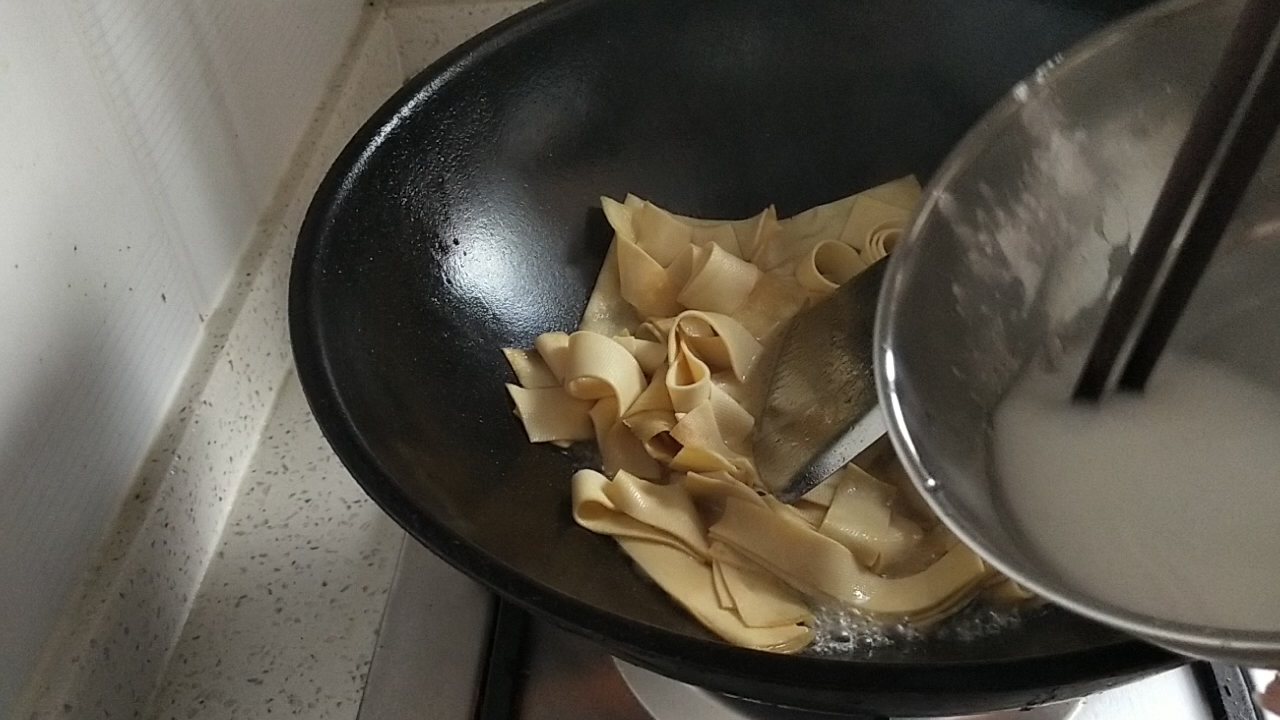 尖椒干豆腐的做法-咸鮮味炒菜譜