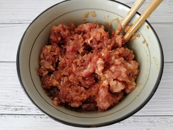 豆腐皮豬肉卷的做法-家常味蒸菜譜