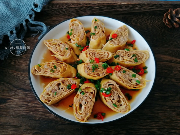 豆腐皮豬肉卷的做法-家常味蒸菜譜