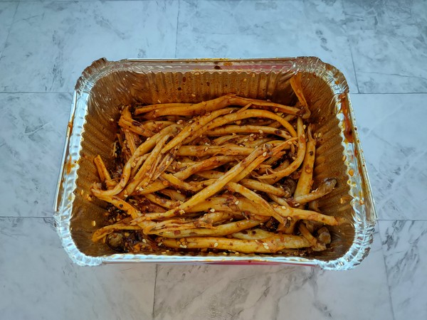 麻辣烤蟹味菇的做法-香辣味烤菜譜