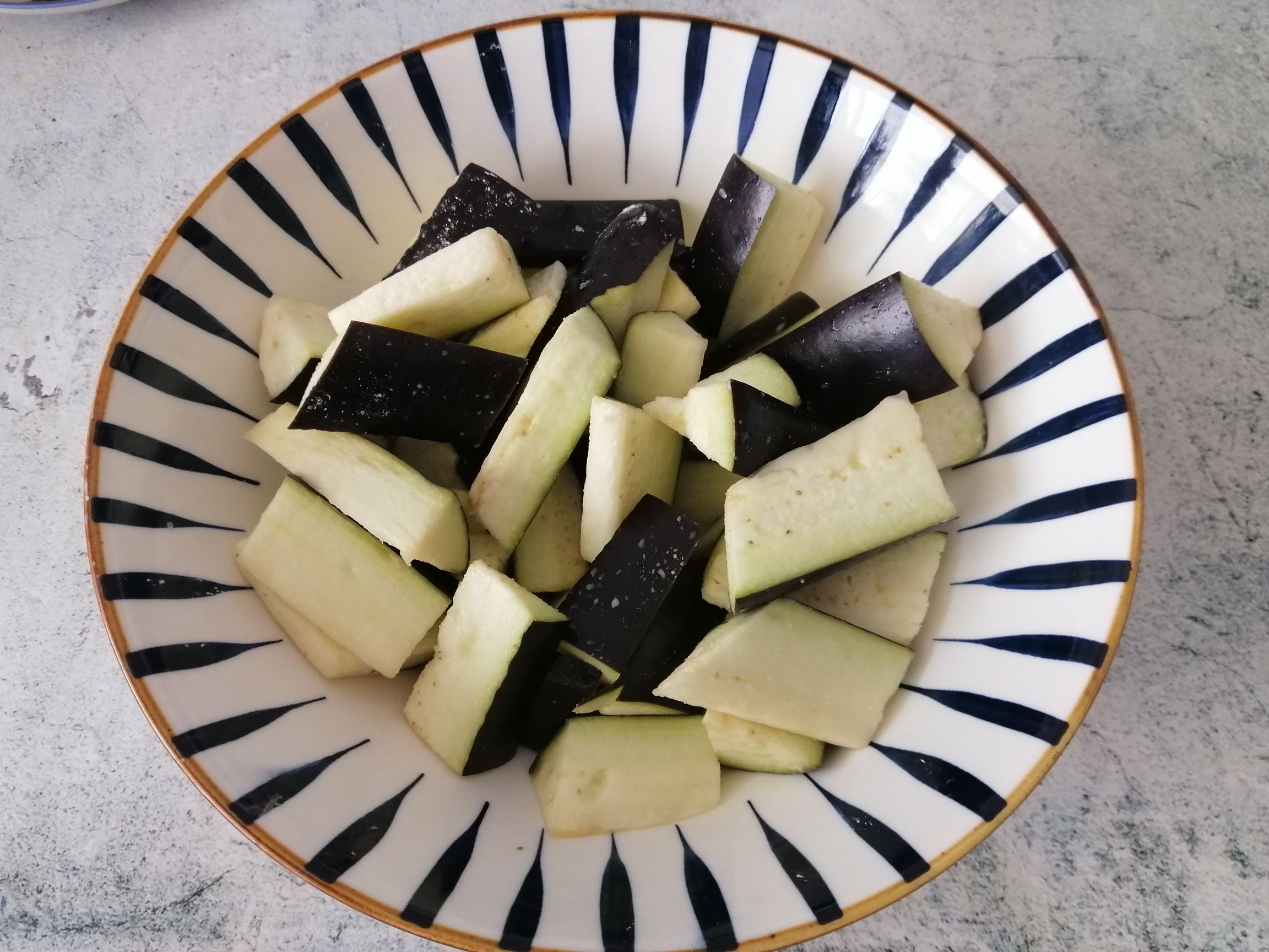 家常版魚香茄子的做法-酸甜味炒菜譜