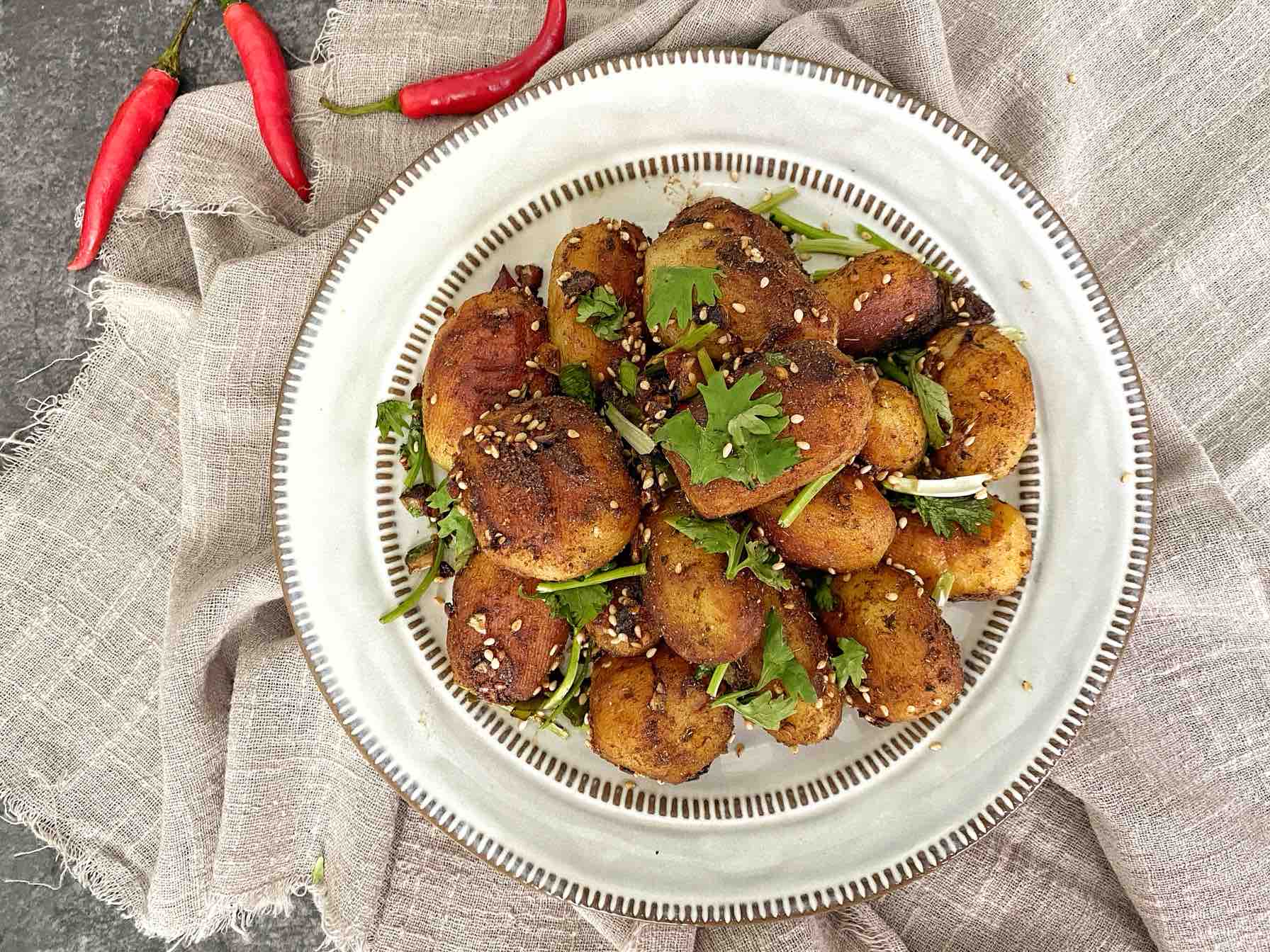 外脆里糯,秒殺路邊攤的香煎小土豆的做法-其它口味煎菜譜-易網健康養生網 外脆里糯,秒殺路邊攤的香煎小土豆的做法-其它口味煎菜譜