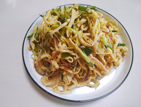 黃瓜豆皮涼拌菜的做法-家常味拌菜譜