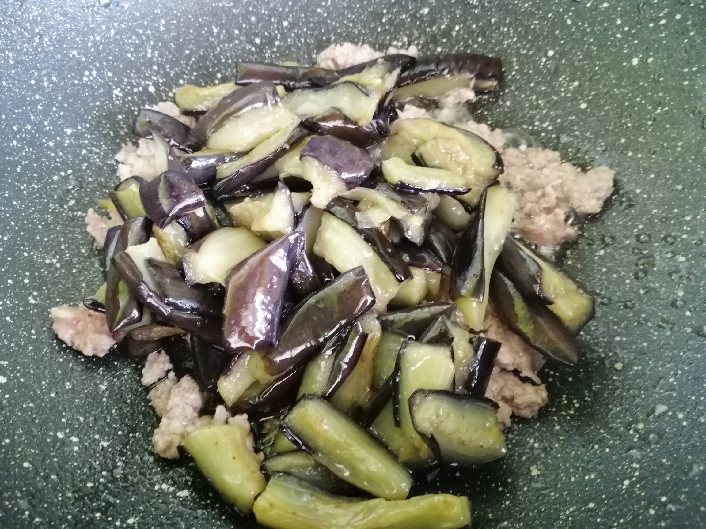 家常版魚香茄子的做法-酸甜味炒菜譜