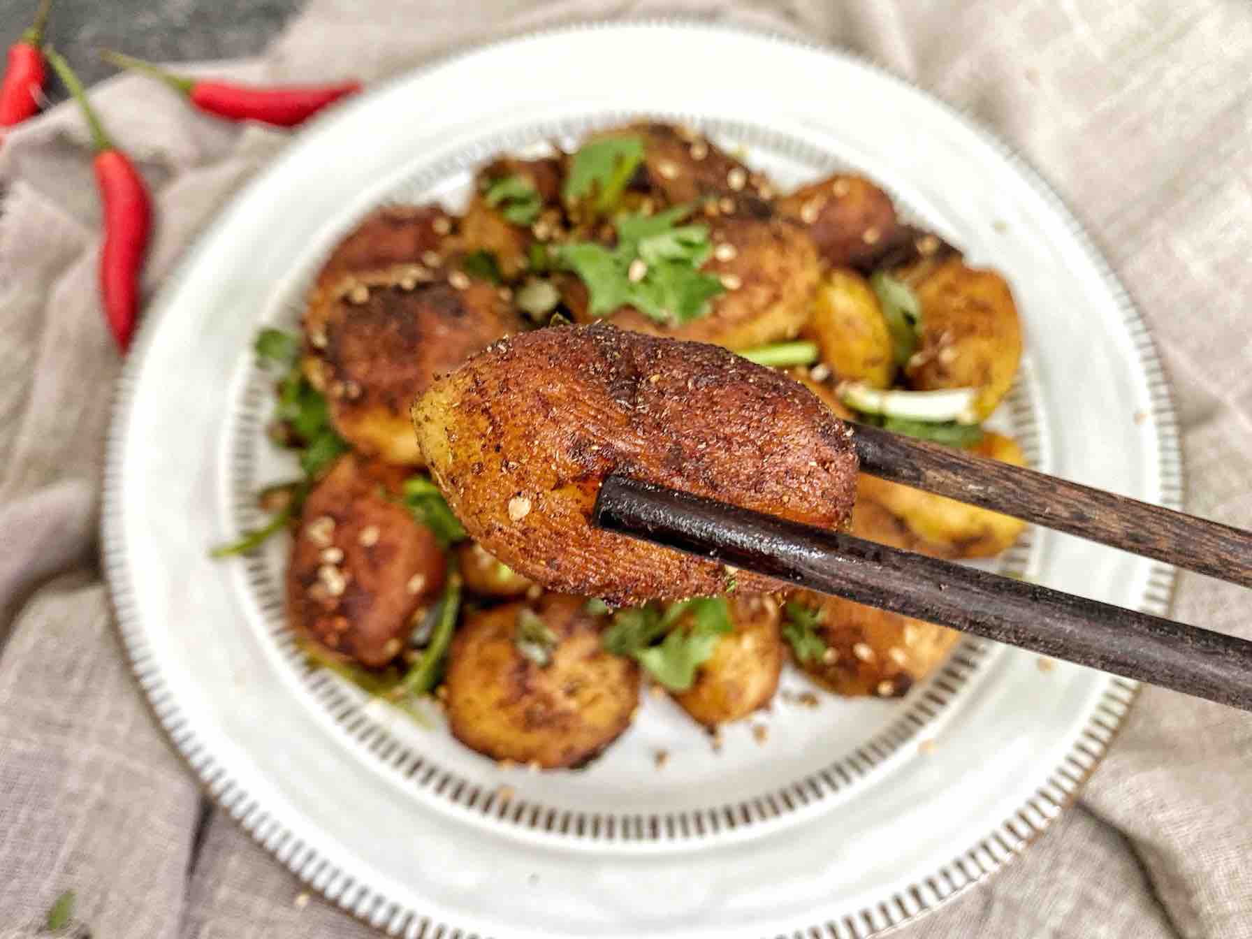 外脆里糯,秒殺路邊攤的香煎小土豆的做法-其它口味煎菜譜-易網健康養生網 外脆里糯,秒殺路邊攤的香煎小土豆的做法-其它口味煎菜譜