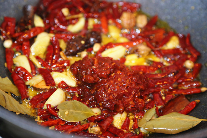 雜炒小龍蝦的做法-香辣味炒菜譜-易網(wǎng)健康養(yǎng)生網(wǎng) 雜炒小龍蝦的做法-香辣味炒菜譜