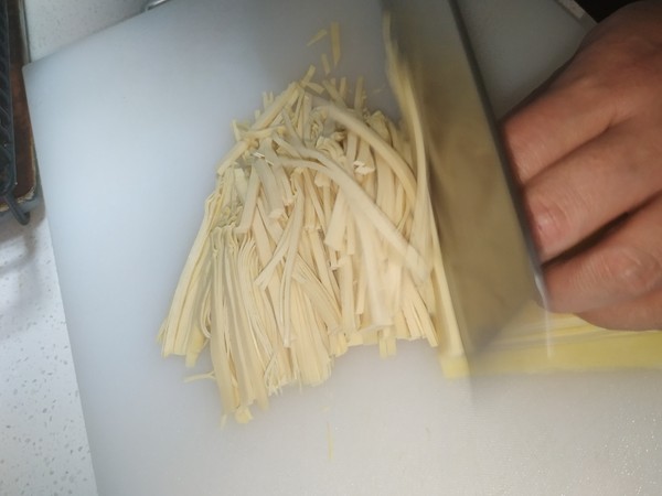 黃瓜豆皮涼拌菜的做法-家常味拌菜譜