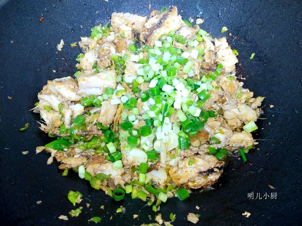 辣椒炒魚渣的做法-香辣味炒菜譜